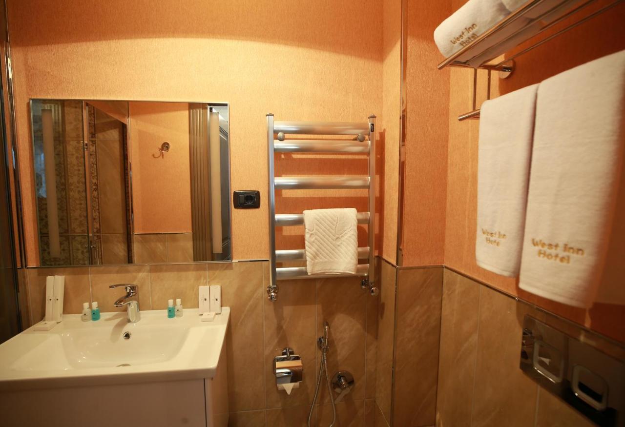 West Inn Hotel & Restaurant Nz Baku Kültér fotó